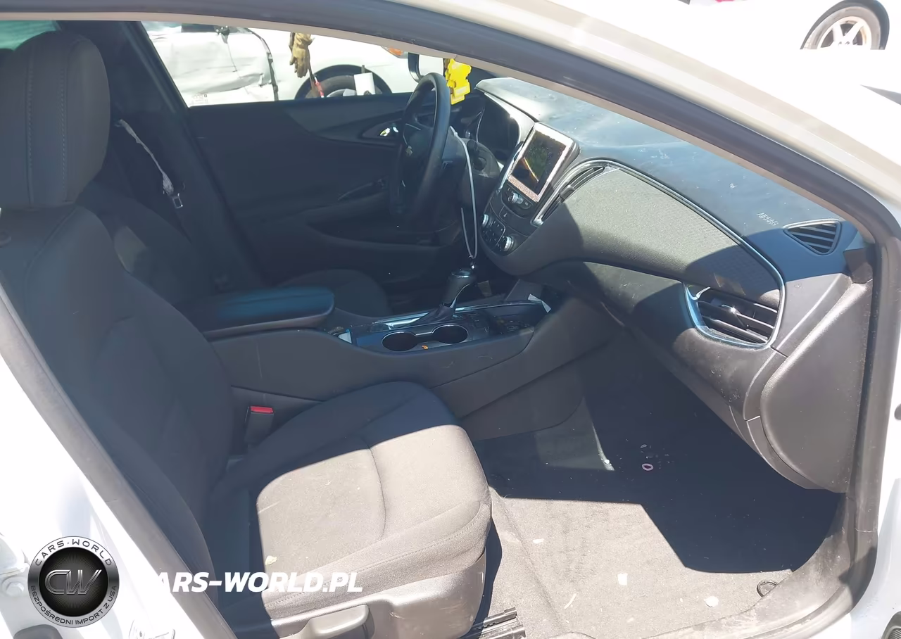 2019 Chevrolet Malibu Lt VIN:1G1ZD5ST6KF105148 - 5