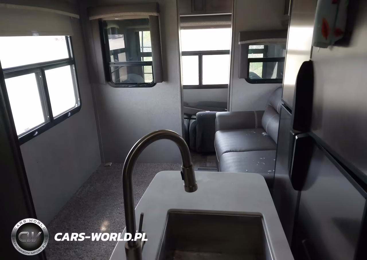 2020 Forest River Rockwood Signature 8299Sb 5Th Whl Travel Trailer VIN:4X4FRLE28L1889120 - 5