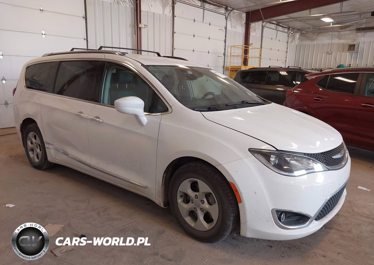 2017 Chrysler Pacifica Touring-L Plus – zdjęcie 1 z 16