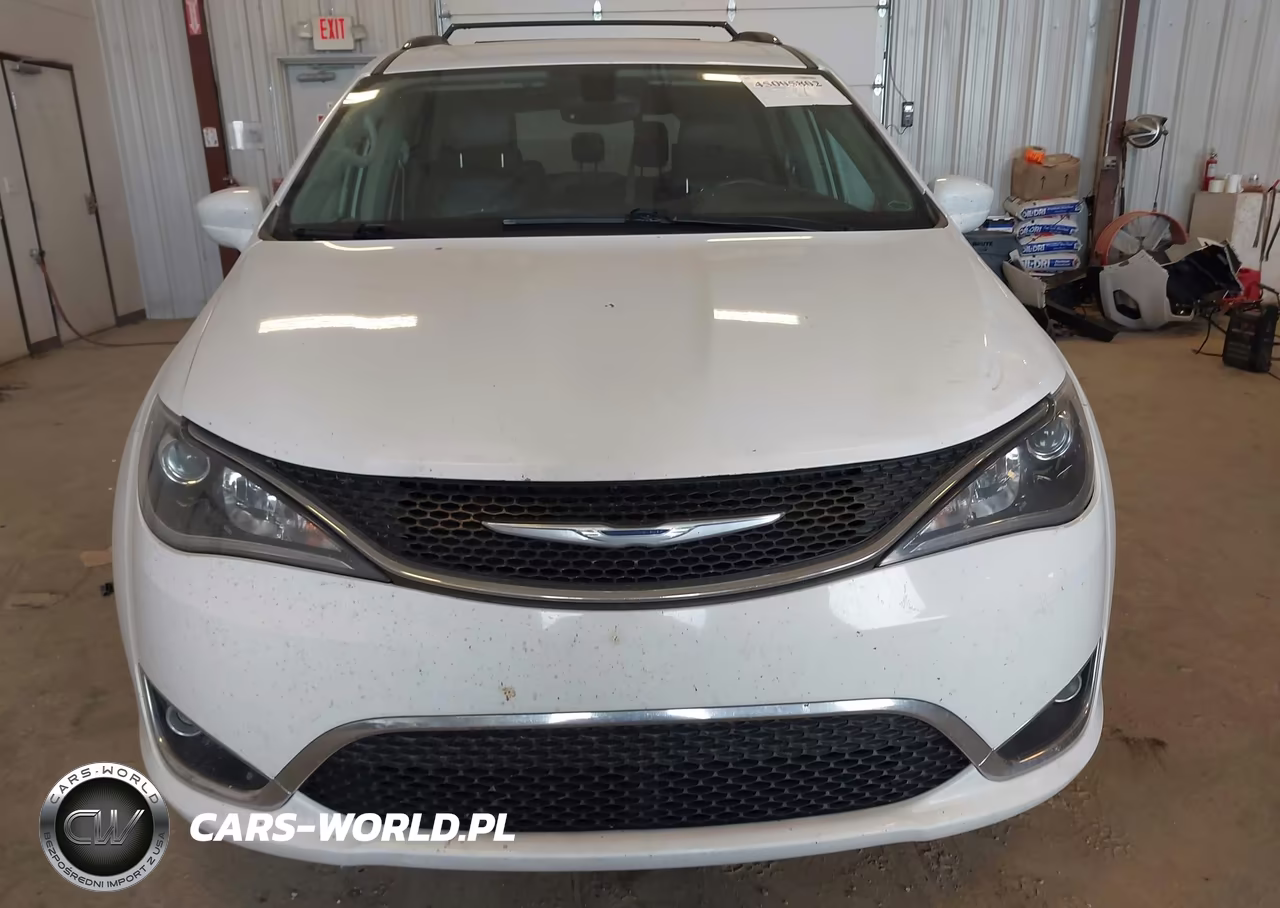 2017 Chrysler Pacifica Touring-L Plus VIN:2C4RC1EG6HR677016 - 12