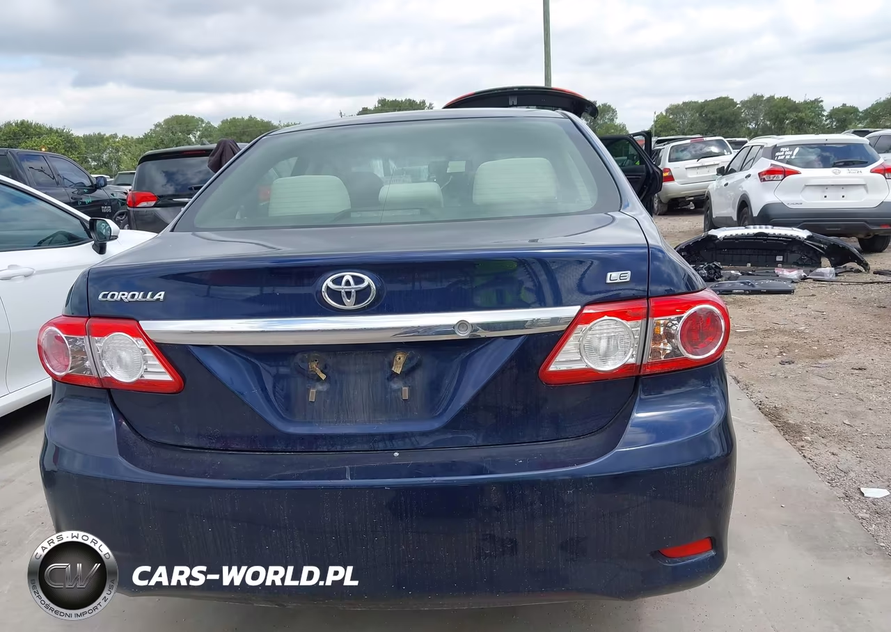 2013 Toyota Corolla Le VIN:JTDBU4EE7DJ118605 - 17