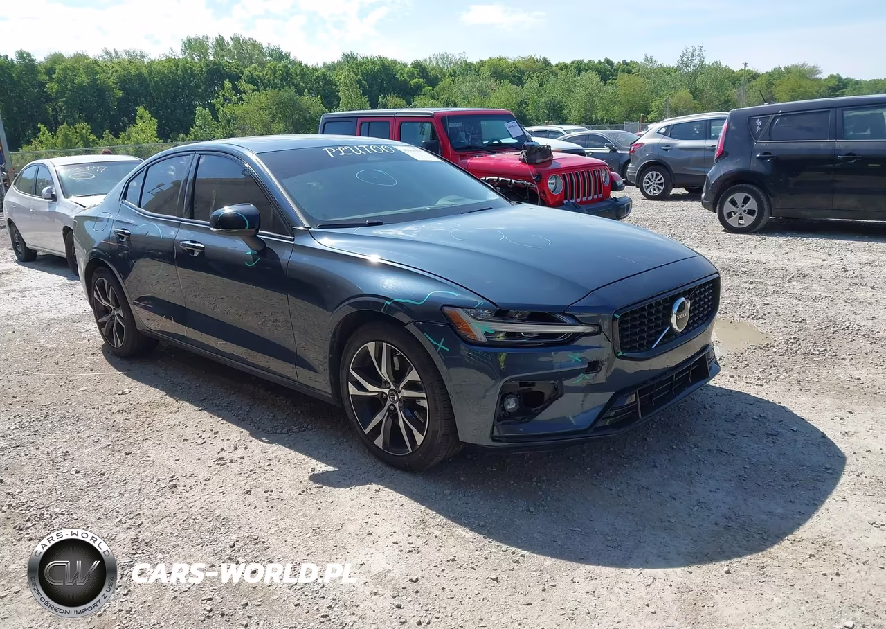 2024 Volvo S60 B5 Core Dark Theme – zdjęcie 1 z 16
