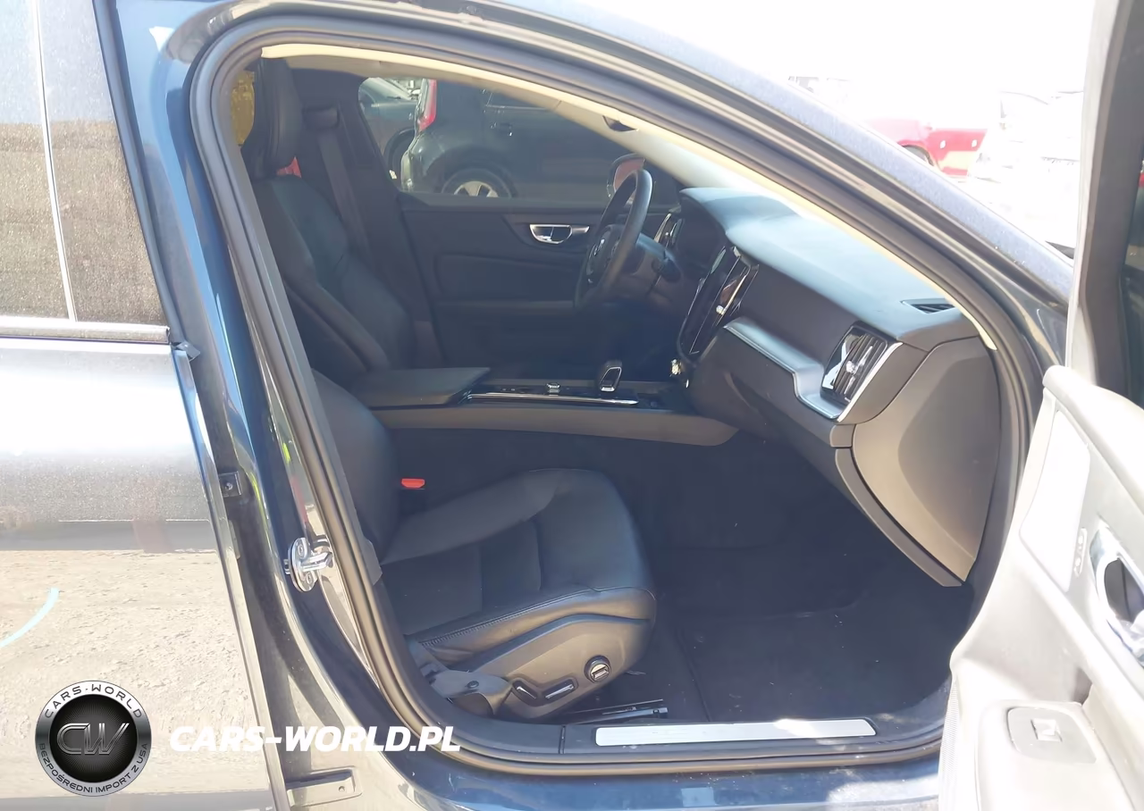2024 Volvo S60 B5 Core Dark Theme VIN:7JRL12FK3RG327318 - 5