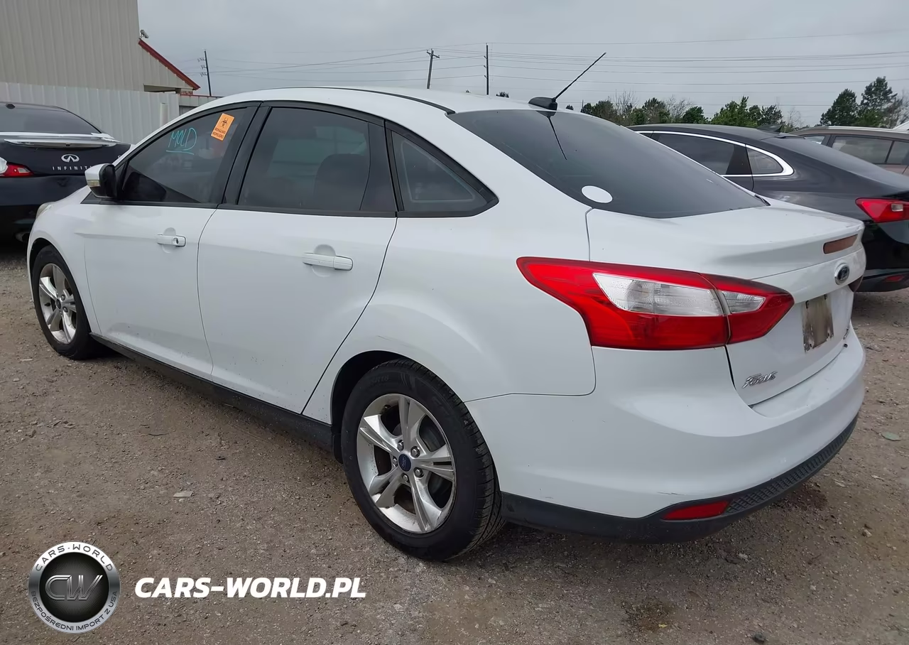 2014 Ford Focus Se VIN:1FADP3F23EL242249 - 3