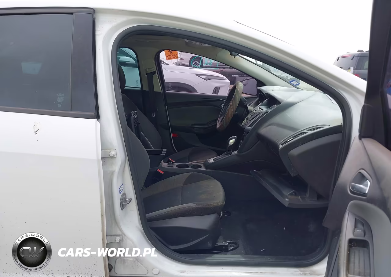 2014 Ford Focus Se VIN:1FADP3F23EL242249 - 5