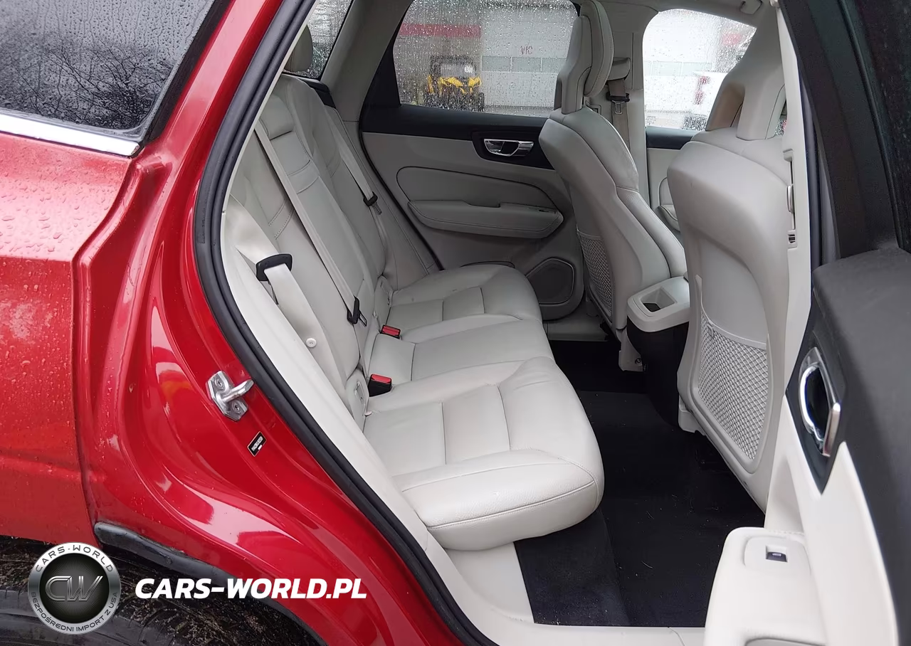 2018 Volvo Xc60 T6 Momentum VIN:YV4A22RKXJ1025589 - 8