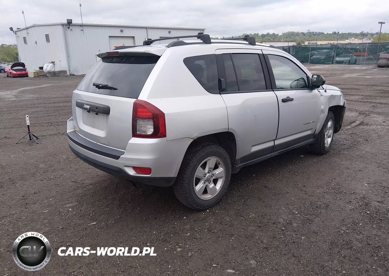 2014 Jeep Compass Sport VIN:1C4NJCBAXED547707 - 4