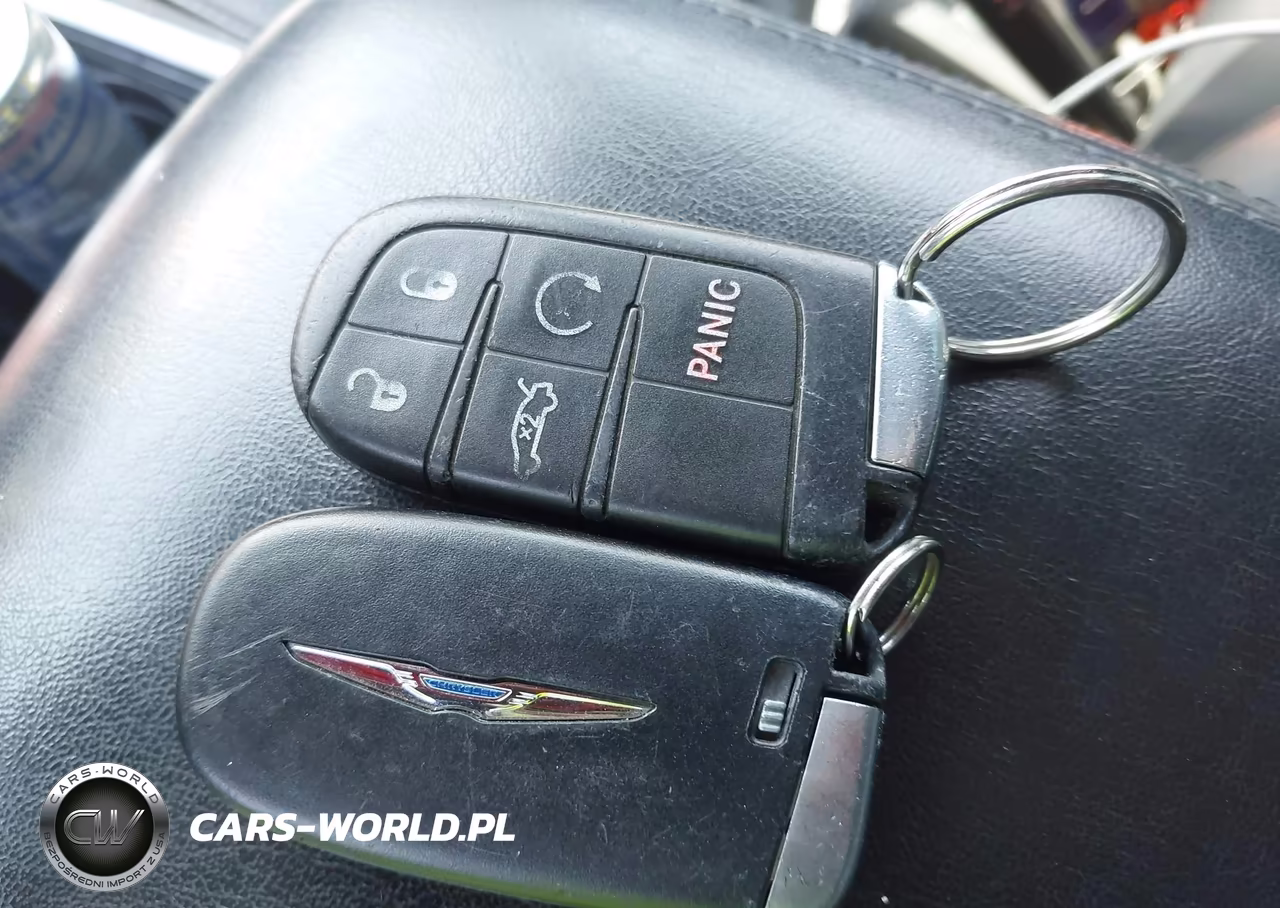 2014 Chrysler 300 VIN:2C3CCAAG9EH312914 - 11