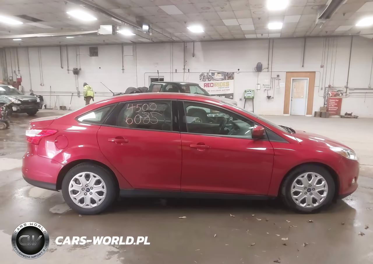 2012 Ford Focus Se VIN:1FAHP3F28CL125135 - 13