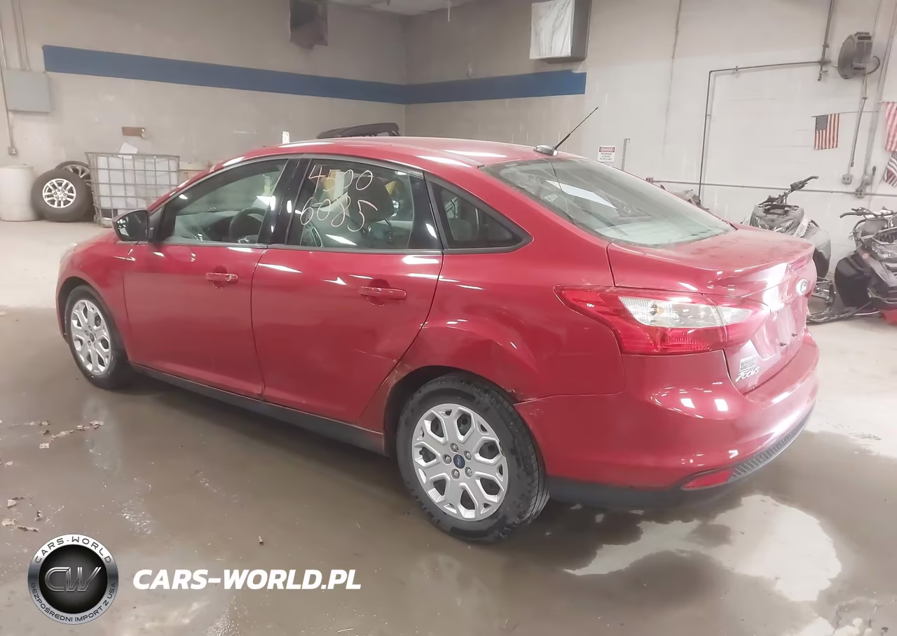 2012 Ford Focus Se VIN:1FAHP3F28CL125135 - 3