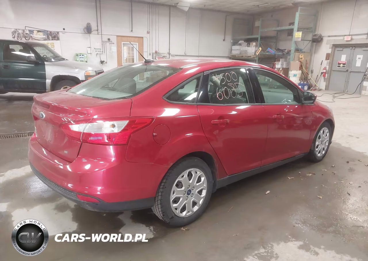 2012 Ford Focus Se VIN:1FAHP3F28CL125135 - 4