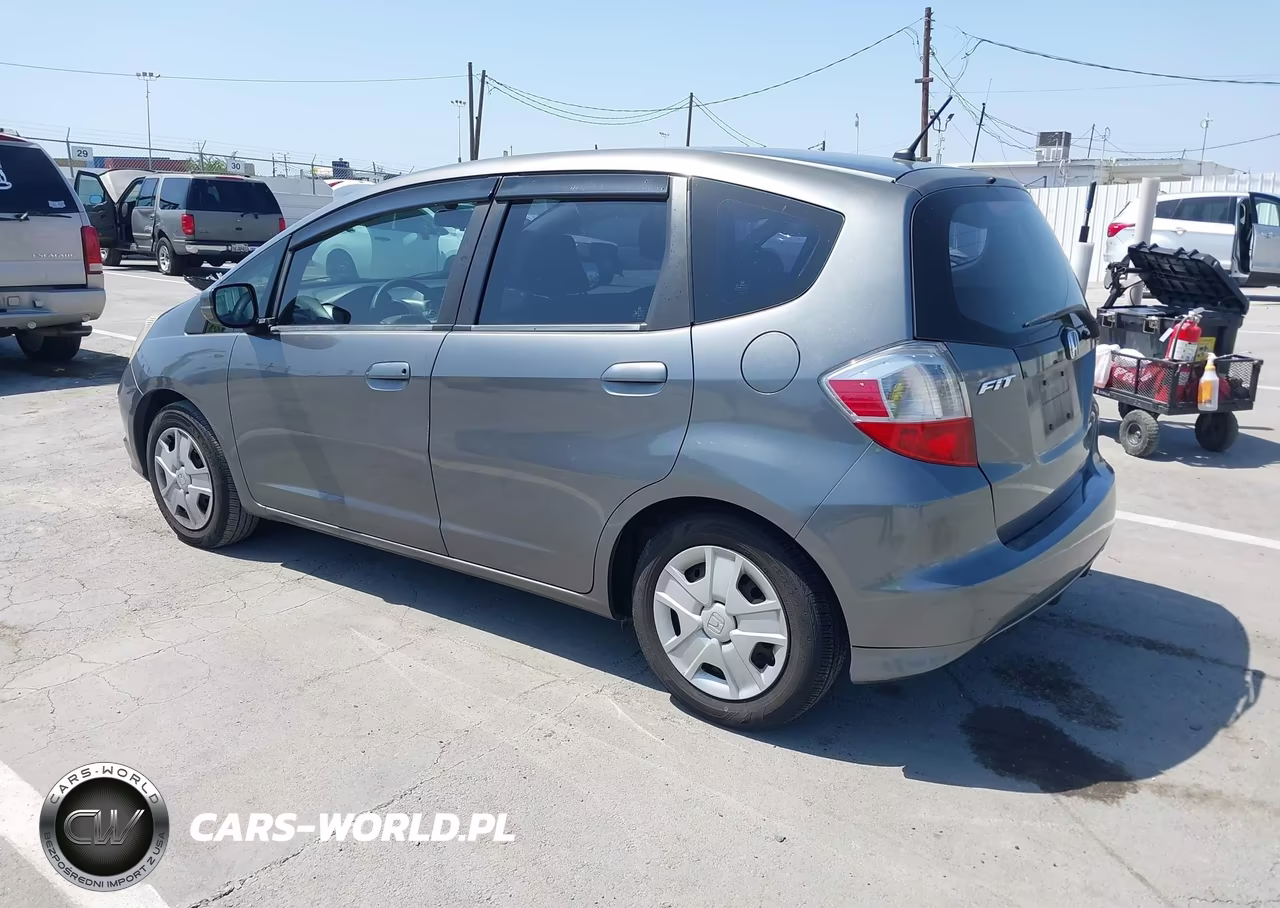 2012 Honda Fit VIN:JHMGE8H30CC037872 - 3