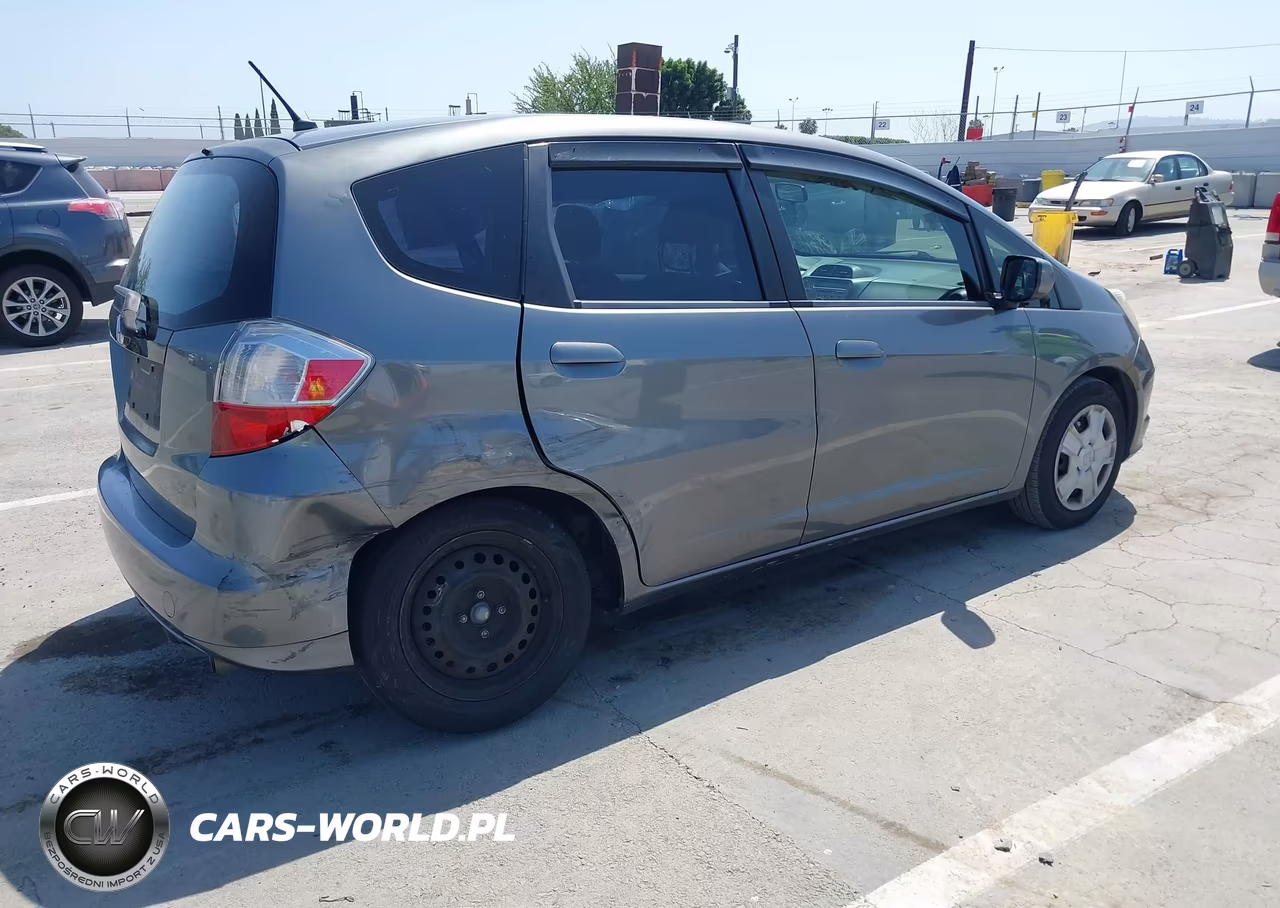 2012 Honda Fit VIN:JHMGE8H30CC037872 - 4