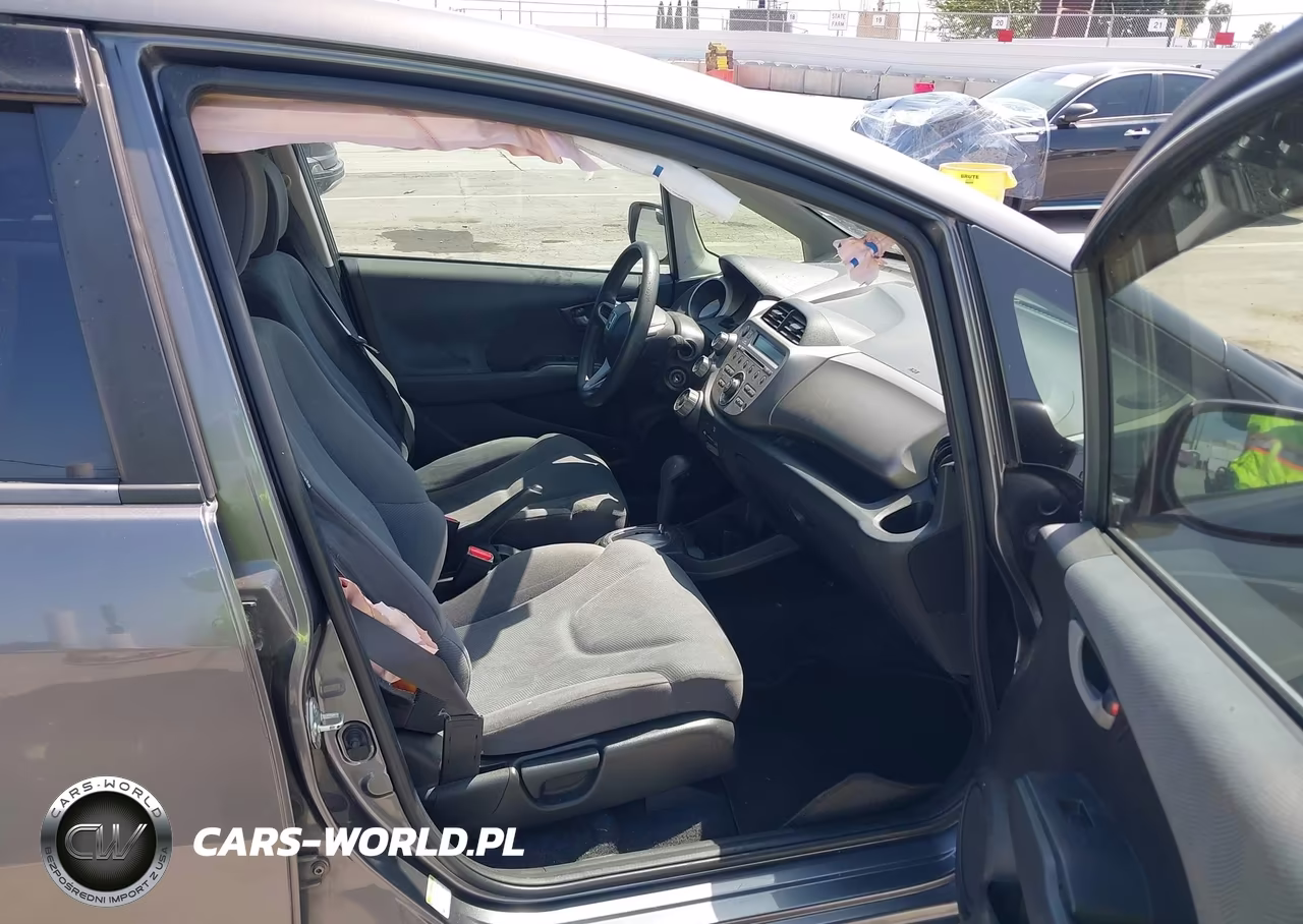 2012 Honda Fit VIN:JHMGE8H30CC037872 - 5