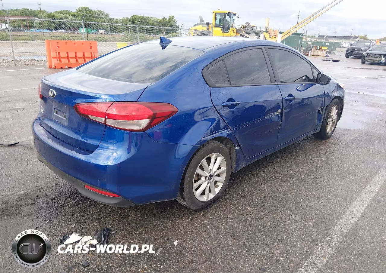 2017 Kia Forte Lx VIN:3KPFL4A78HE016843 - 4