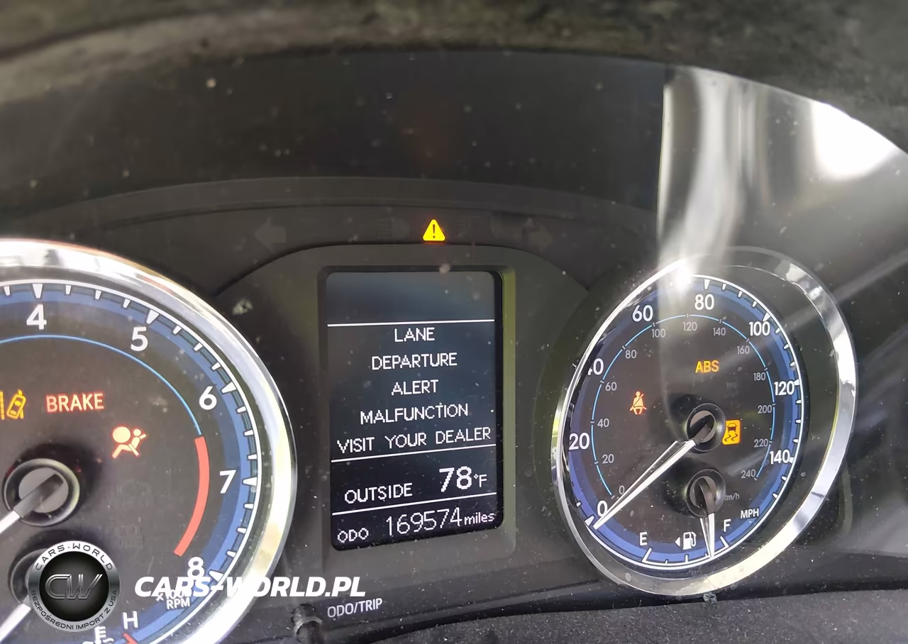2019 Toyota Corolla Le VIN:5YFBURHE8KP883890 - 15