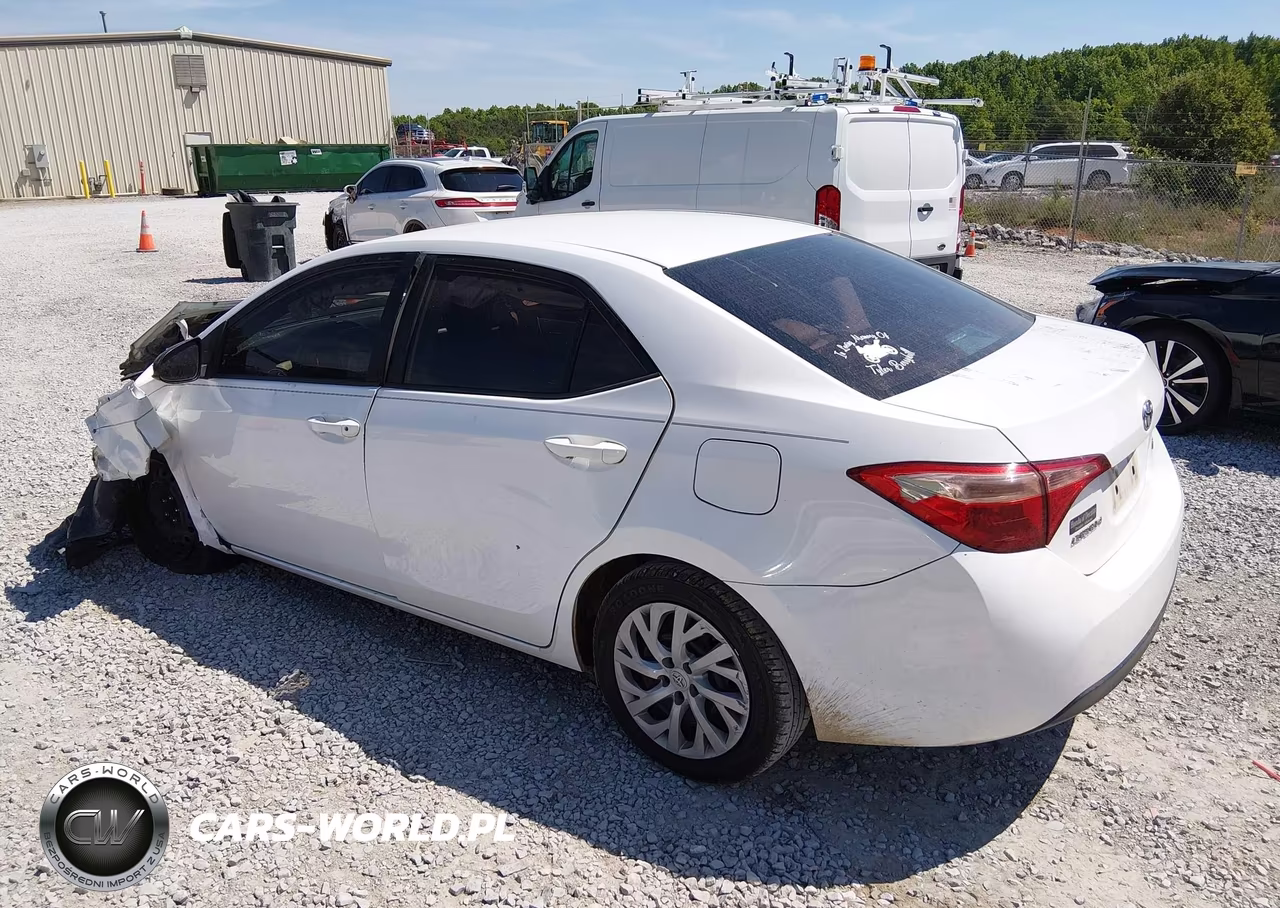 2019 Toyota Corolla Le VIN:5YFBURHE8KP883890 - 3