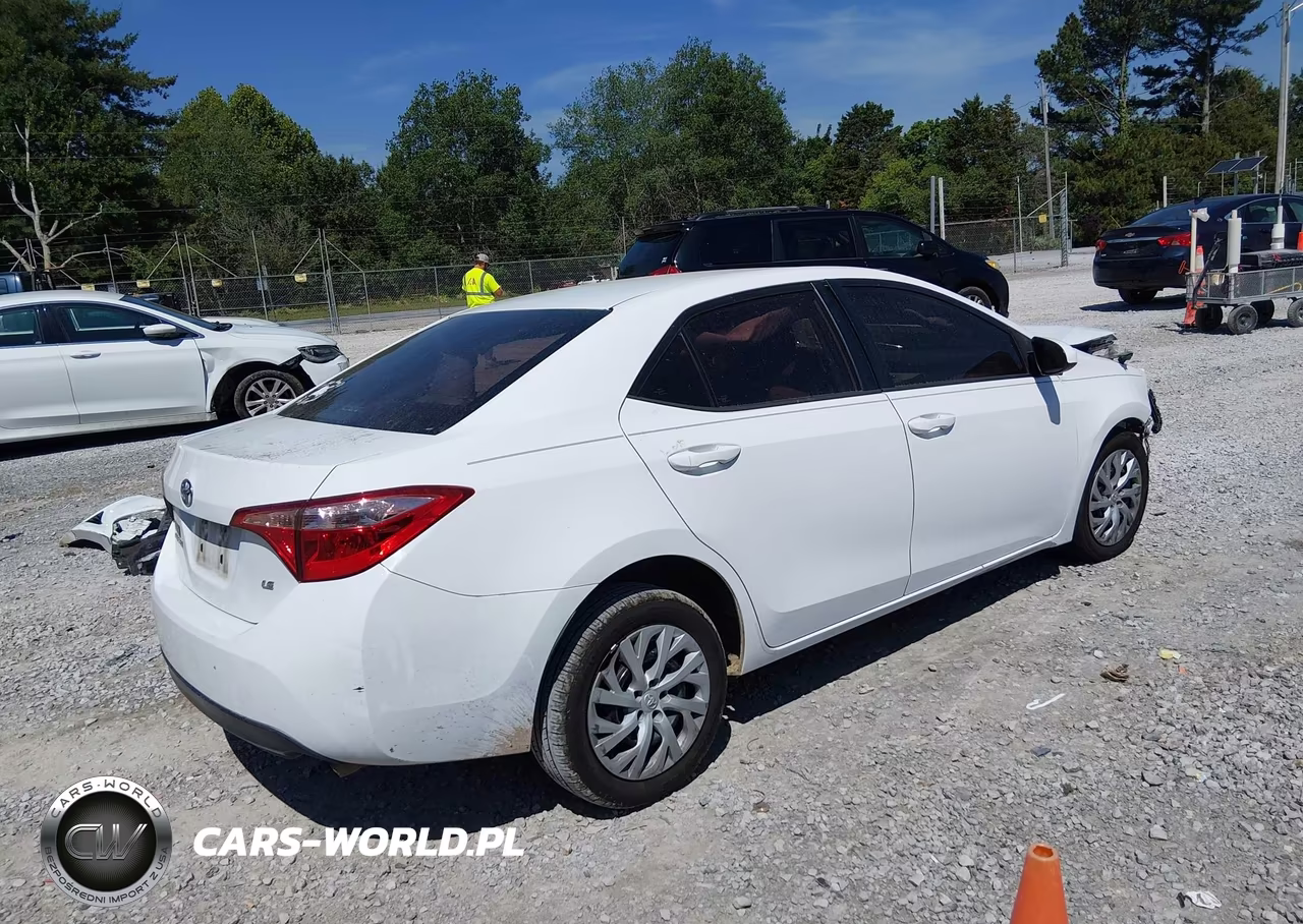 2019 Toyota Corolla Le VIN:5YFBURHE8KP883890 - 4