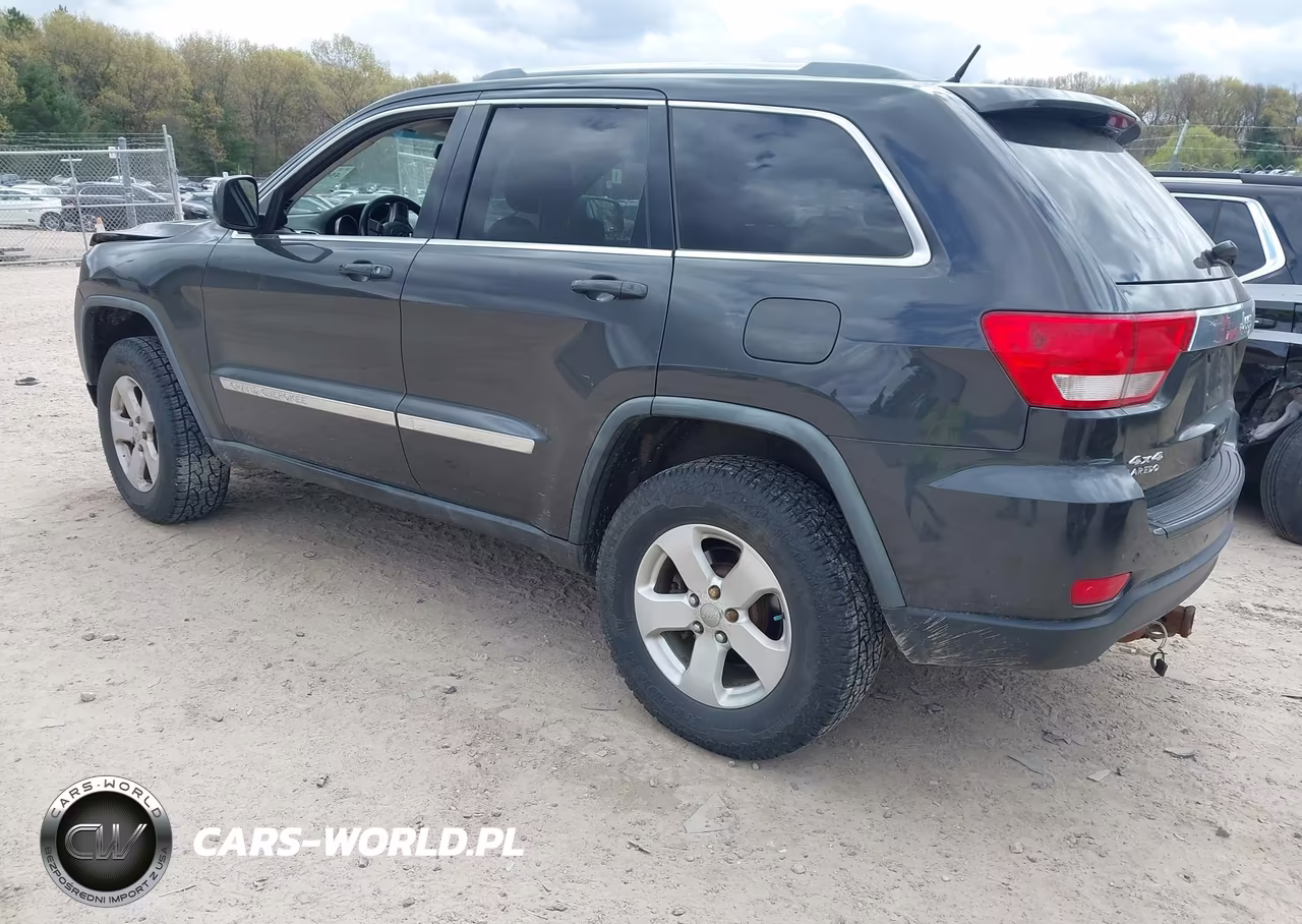 2011 Jeep Grand Cherokee Laredo VIN:1J4RR4GG6BC641964 - 3