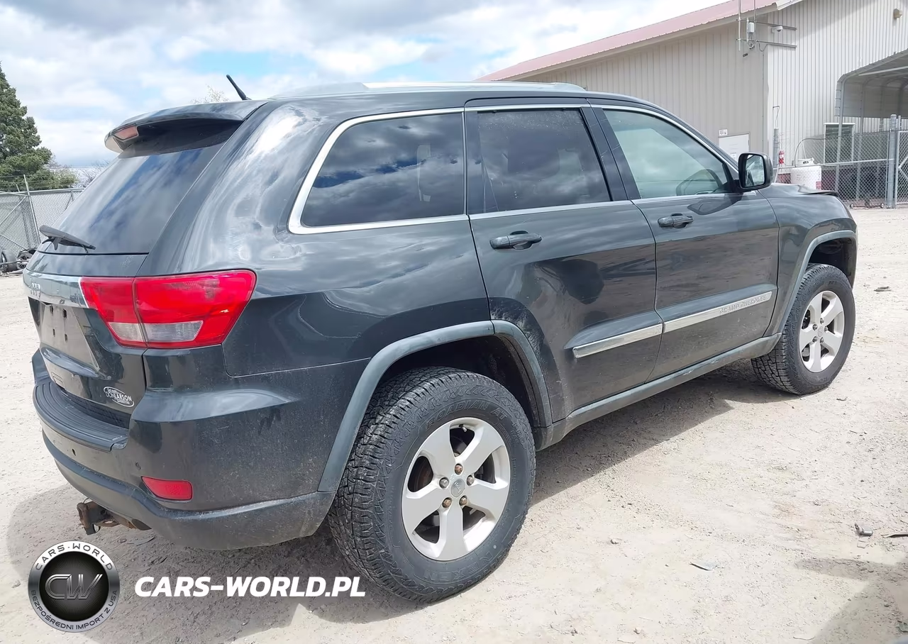 2011 Jeep Grand Cherokee Laredo VIN:1J4RR4GG6BC641964 - 4
