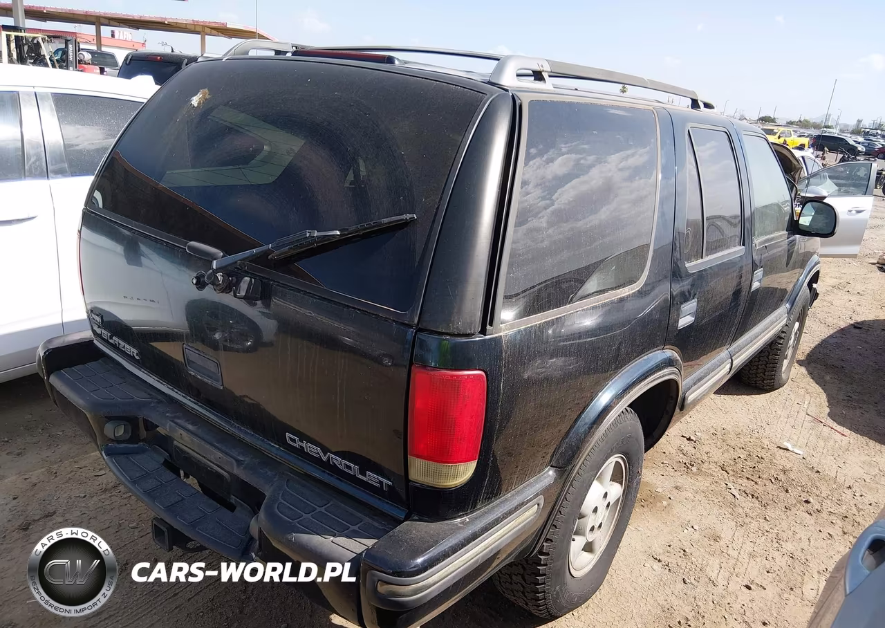 1998 Chevrolet Blazer Ls VIN:1GNDT13W3W2177340 - 4