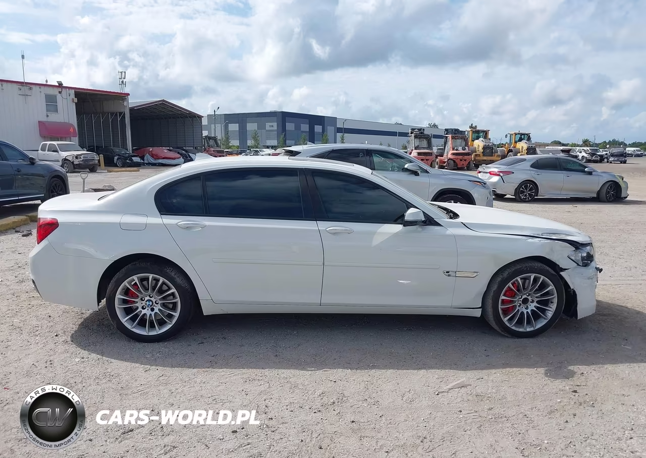 2015 BMW 740Li VIN:WBAYE4C55FD138991 - 13