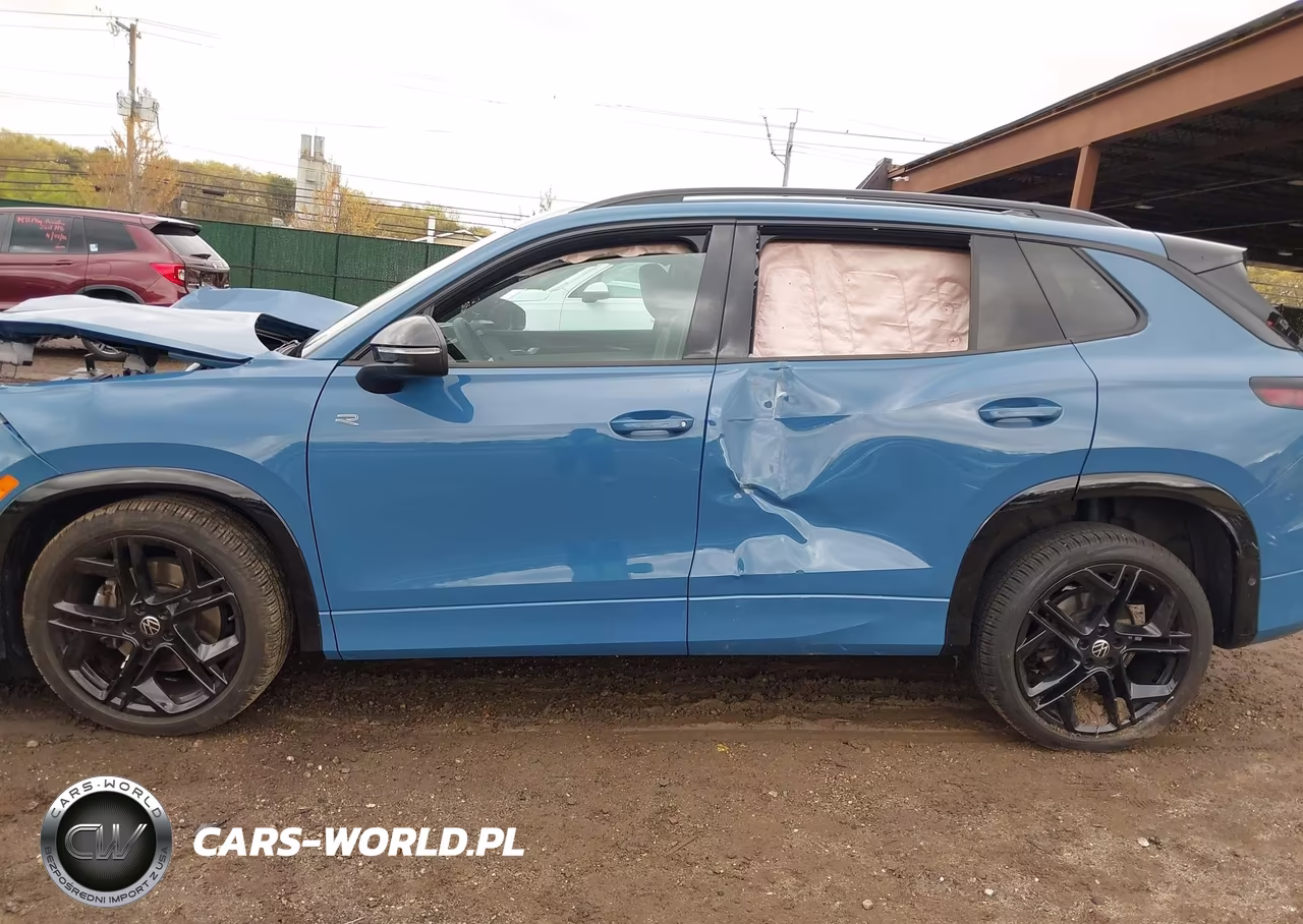 2025 Volkswagen Tiguan 2.0T Se R-Line Black VIN:3VVGR7RM3SM031683 - 14