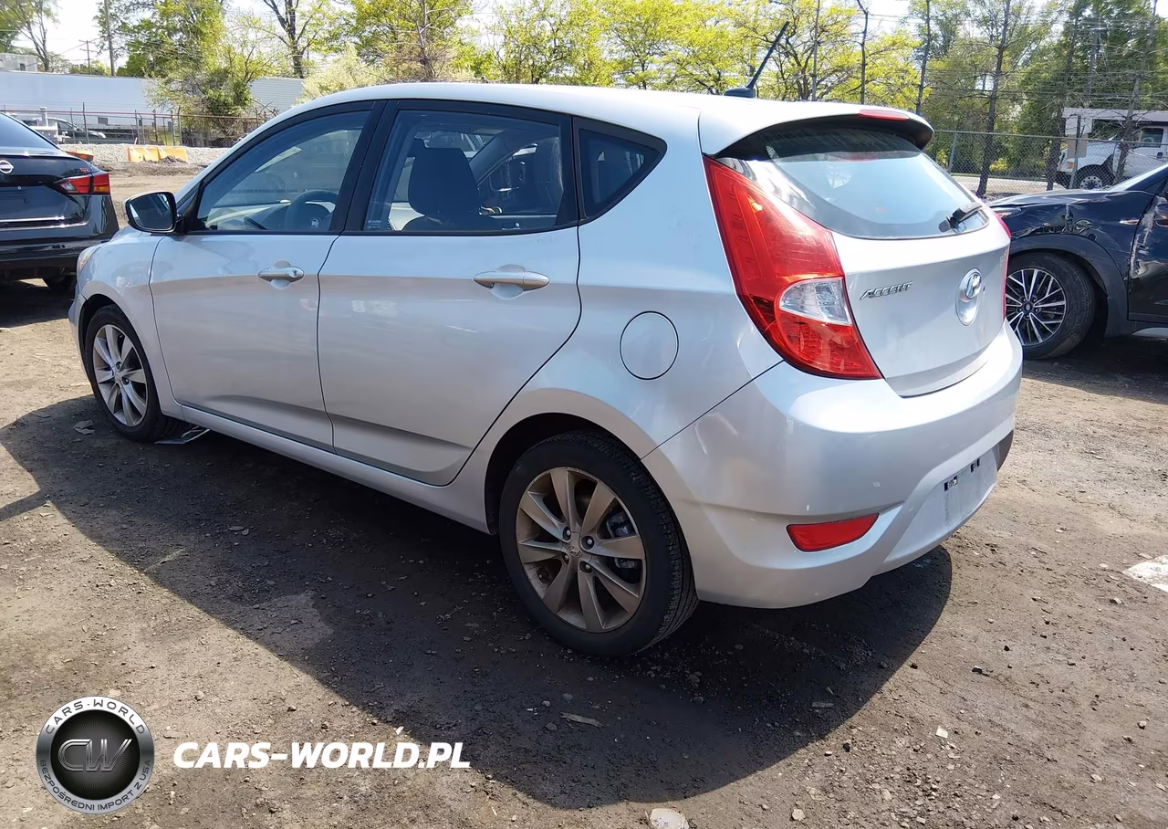 2013 Hyundai Accent Se VIN:KMHCU5AE6DU060836 - 3
