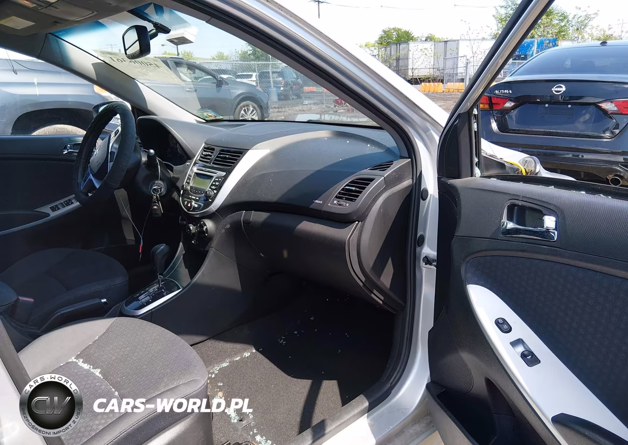 2013 Hyundai Accent Se VIN:KMHCU5AE6DU060836 - 5