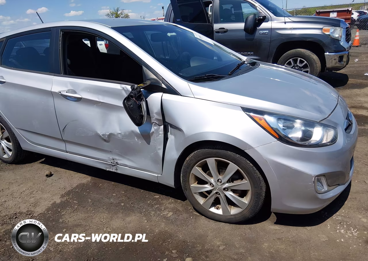 2013 Hyundai Accent Se VIN:KMHCU5AE6DU060836 - 6