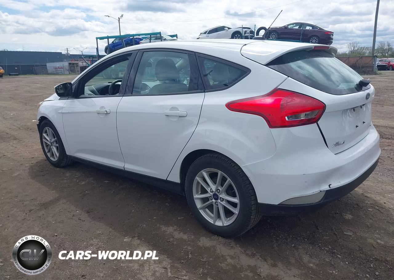 2017 Ford Focus Se VIN:1FADP3K23HL340658 - 3