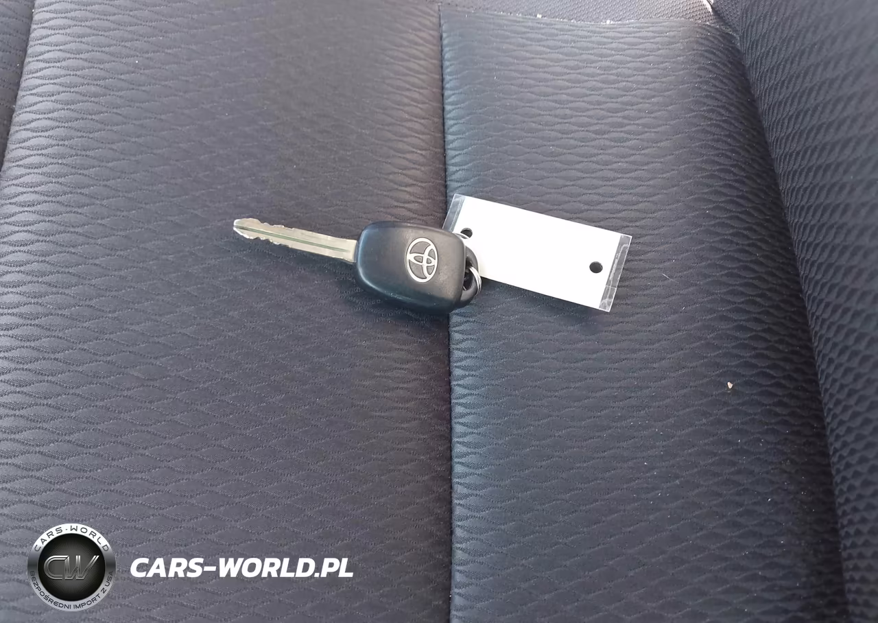 2017 Toyota Corolla Le VIN:2T1BURHE1HC769321 - 11