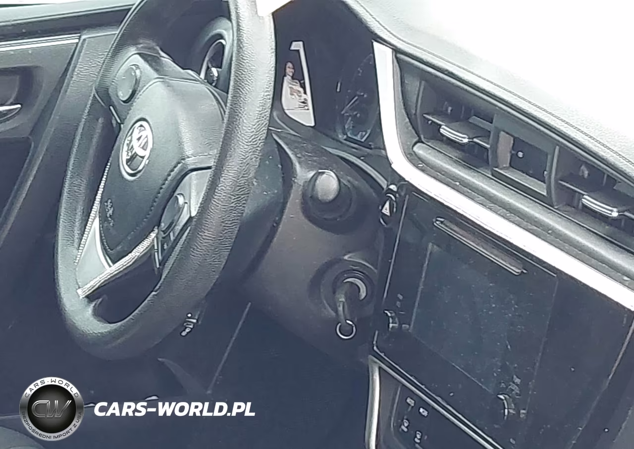 2018 Toyota Corolla Le VIN:2T1BURHE7JC069955 - 11