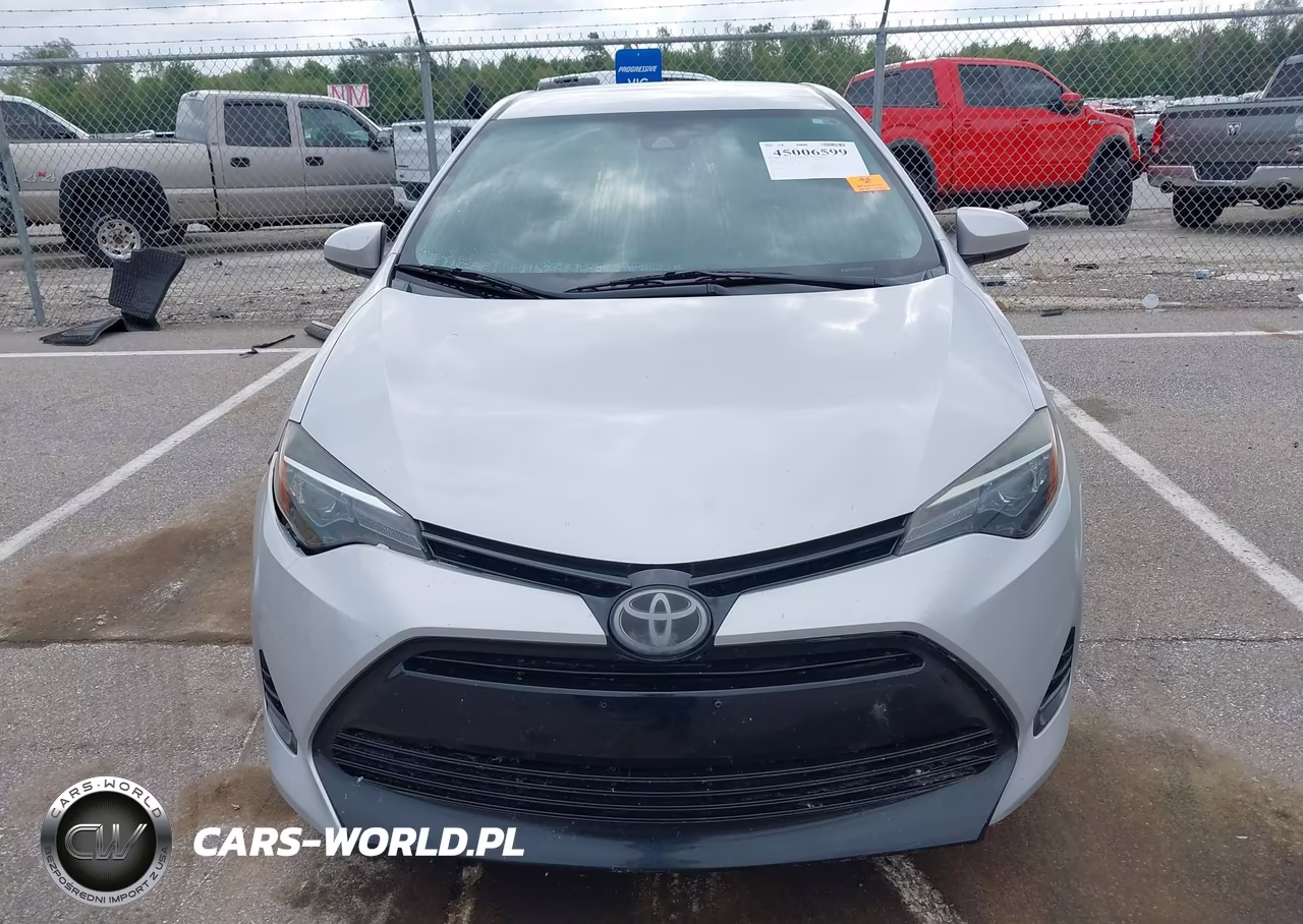 2018 Toyota Corolla Le VIN:2T1BURHE7JC069955 - 12