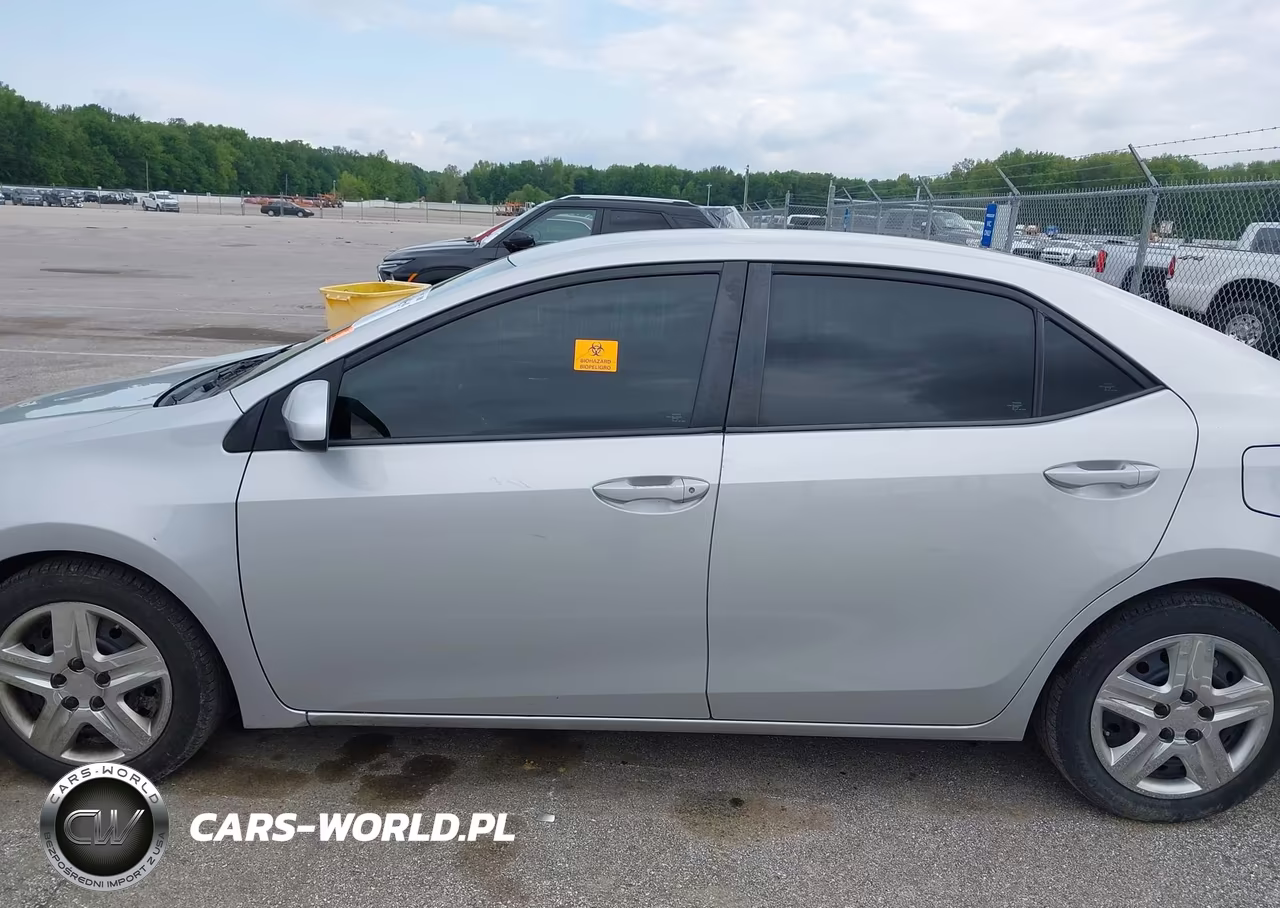 2018 Toyota Corolla Le VIN:2T1BURHE7JC069955 - 14