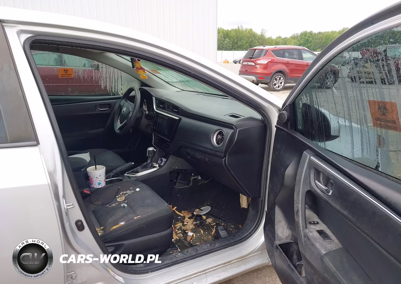2018 Toyota Corolla Le VIN:2T1BURHE7JC069955 - 5