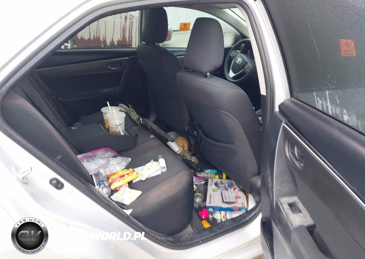 2018 Toyota Corolla Le VIN:2T1BURHE7JC069955 - 8