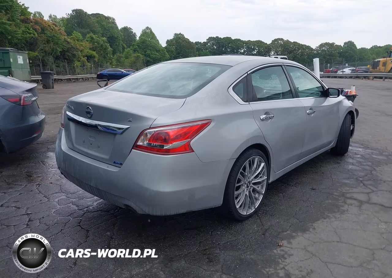 2013 Nissan Altima 2.5 S VIN:1N4AL3AP2DN557953 - 4