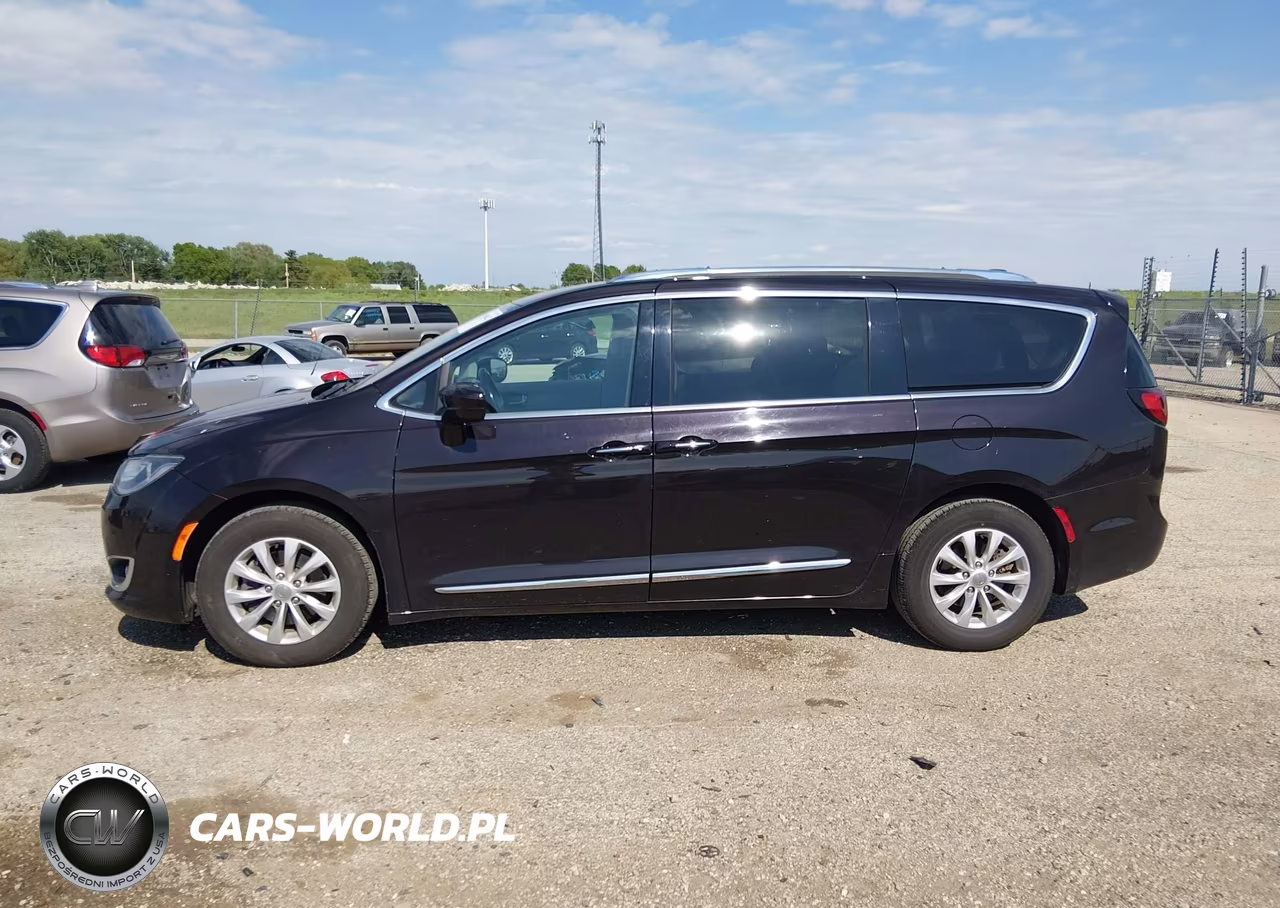 2019 Chrysler Pacifica Touring L VIN:2C4RC1BG5KR613304 - 14