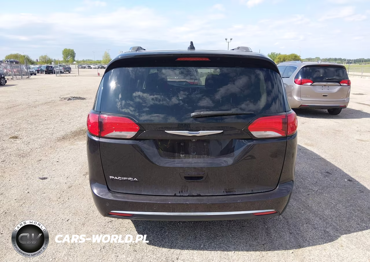 2019 Chrysler Pacifica Touring L VIN:2C4RC1BG5KR613304 - 16