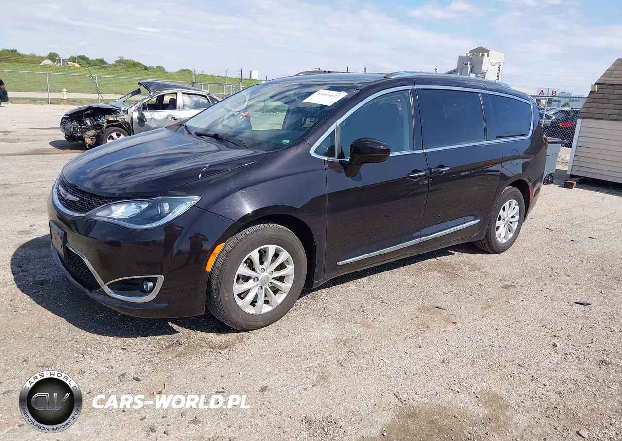 2019 Chrysler Pacifica Touring L VIN:2C4RC1BG5KR613304 - 2