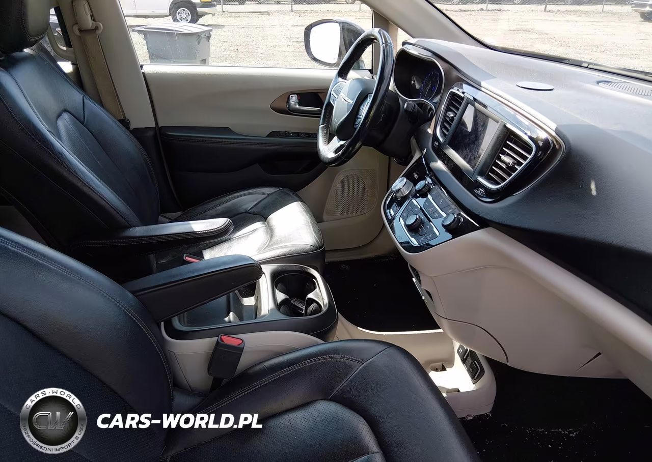 2019 Chrysler Pacifica Touring L VIN:2C4RC1BG5KR613304 - 5