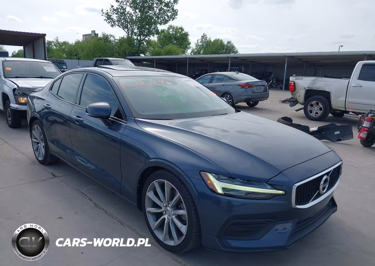 2020 Volvo S60 T5 Momentum