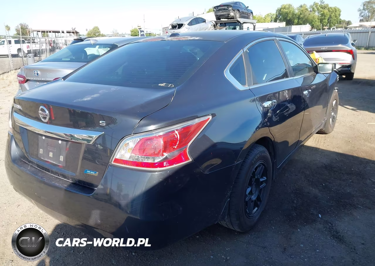 2014 Nissan Altima 2.5 S VIN:1N4AL3AP3EC322555 - 4