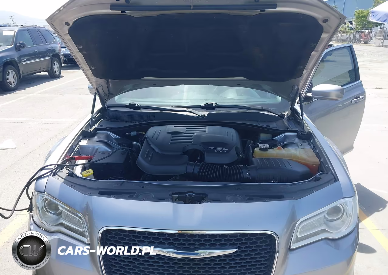 2015 Chrysler 300 Limited VIN:2C3CCAAG2FH838061 - 10