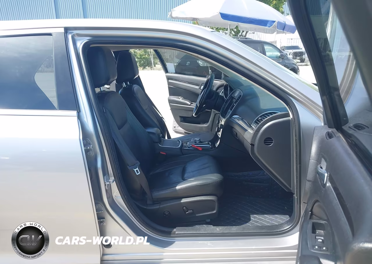 2015 Chrysler 300 Limited VIN:2C3CCAAG2FH838061 - 5