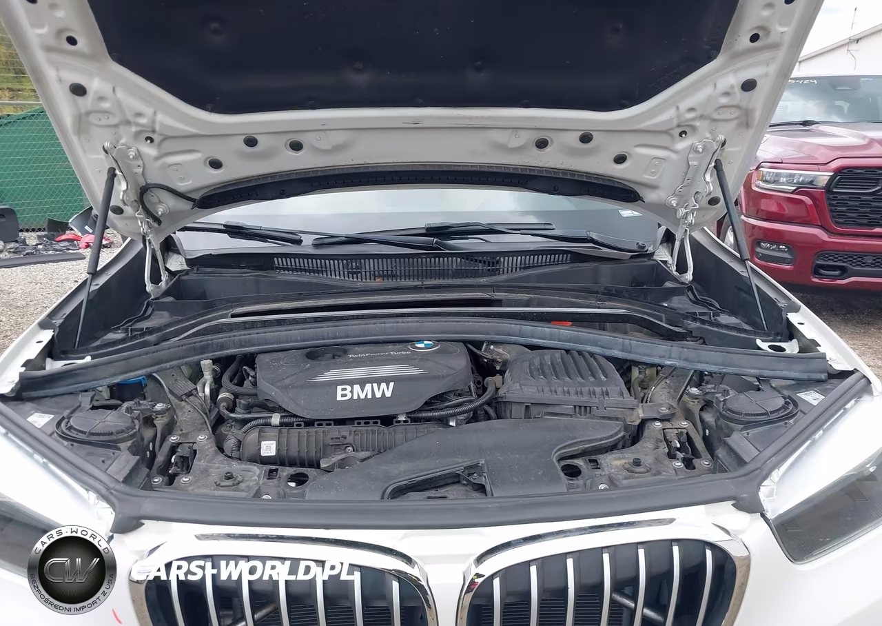 2018 BMW X1 xDrive28I VIN:WBXHT3C33J5L27601 - 10