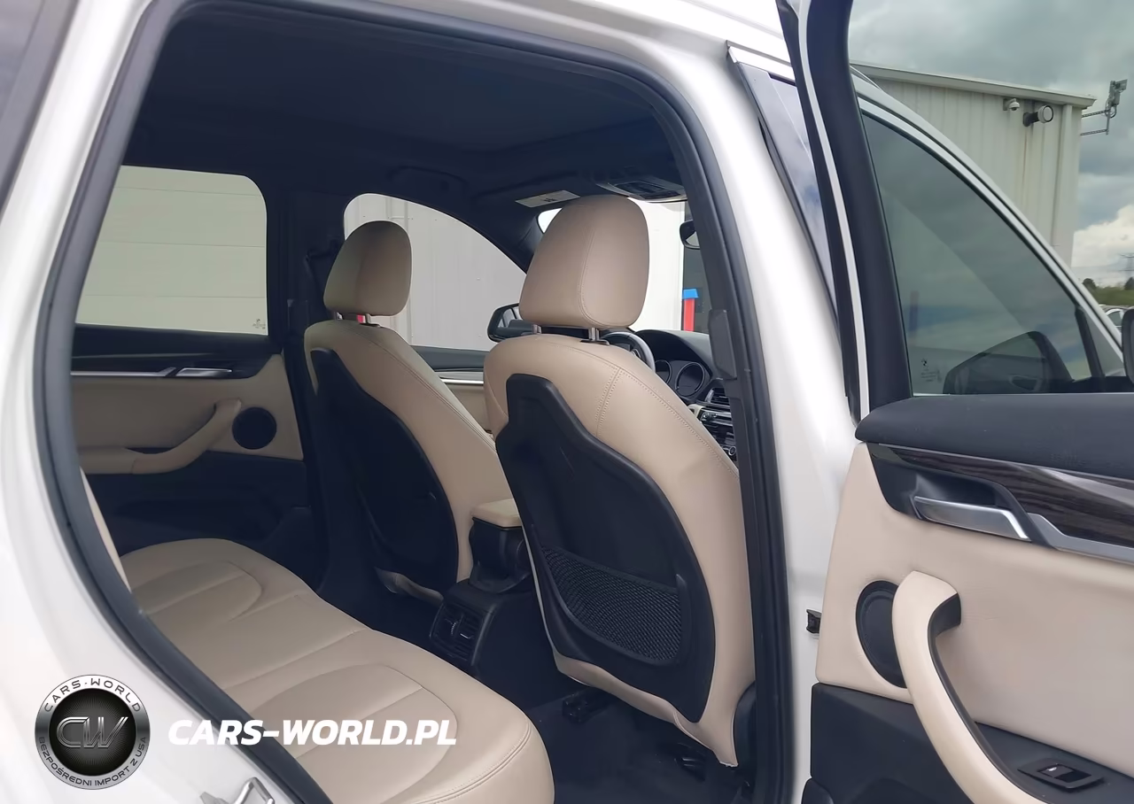 2018 BMW X1 xDrive28I VIN:WBXHT3C33J5L27601 - 8