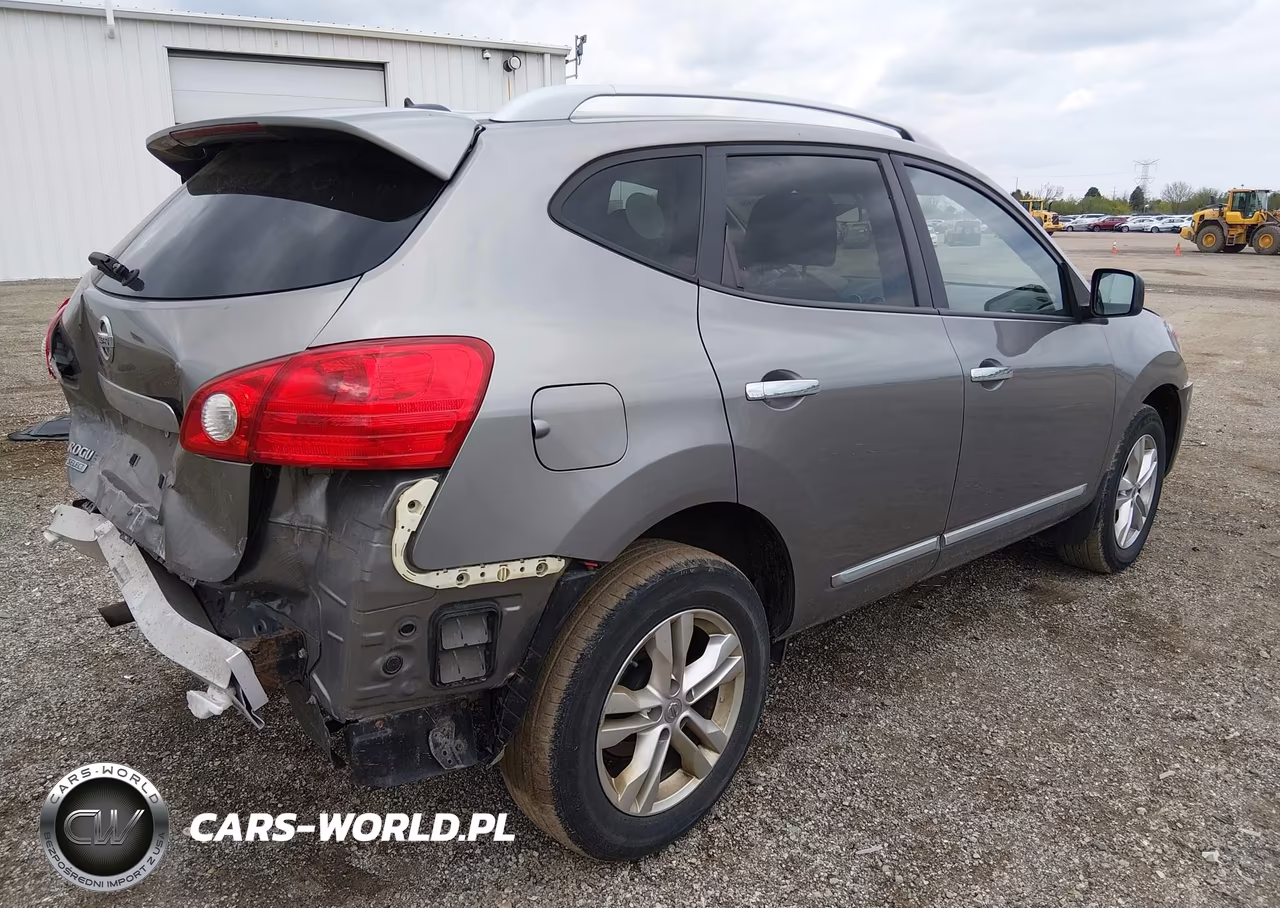 2015 Nissan Rogue Select S VIN:JN8AS5MT5FW156884 - 4