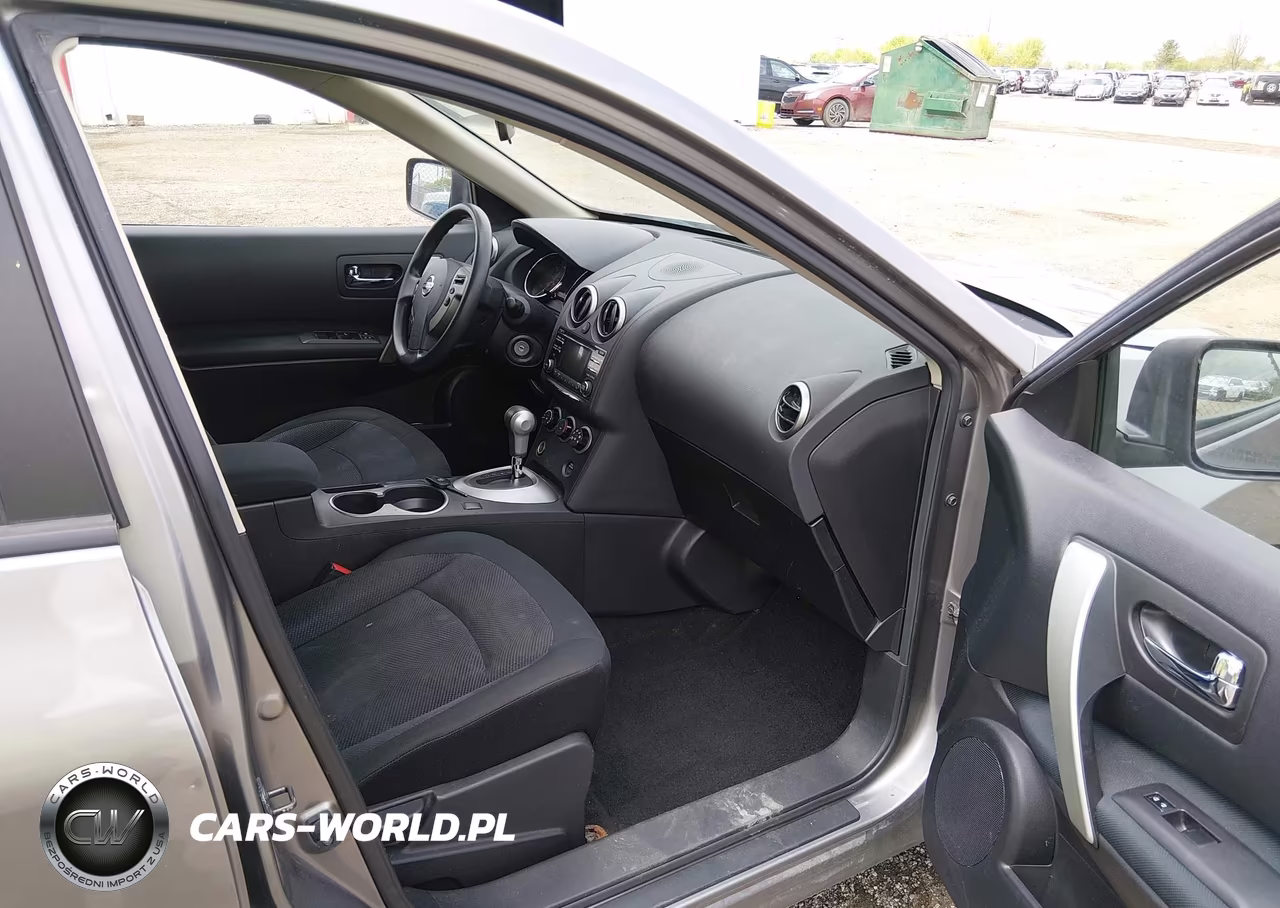 2015 Nissan Rogue Select S VIN:JN8AS5MT5FW156884 - 5